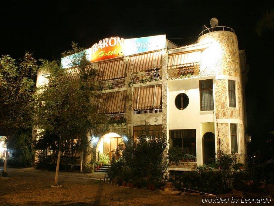 Hotel Baron Tirana Exterior photo